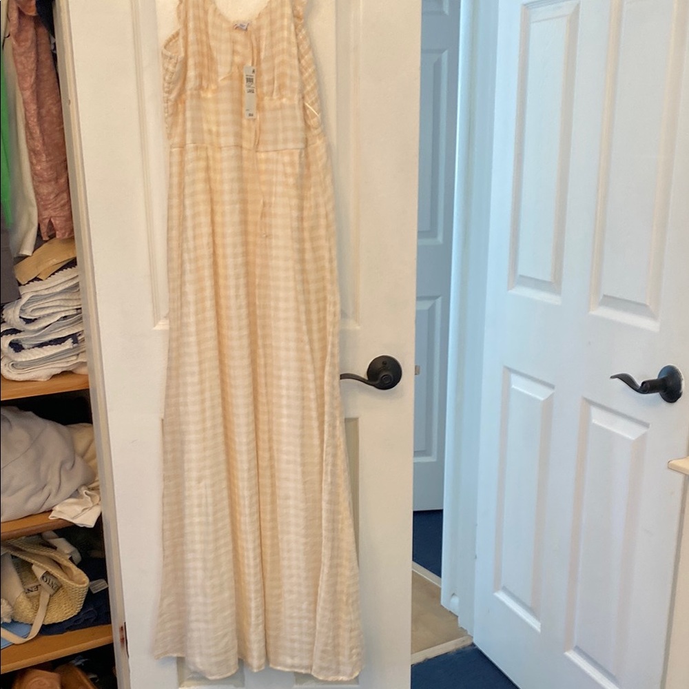 Elegant Cream Checkered Maxi Dress